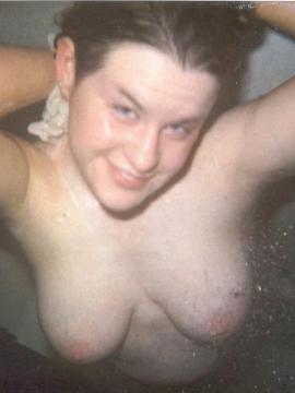 Мамочка на мальчишнике. Серия: Мамочка заставила лизать фото