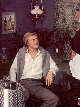 Знакомство с друзьями сына (Сына заставила лизать пизду) Часть 1 фото